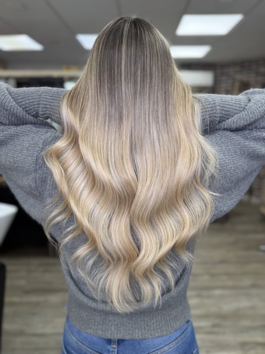 Blond beige et patine froide — coloriste experte Bordeaux