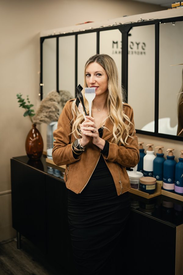 Valentine Mathieu, maître coloriste et ambassadrice Wella à Montussan près de Bordeaux